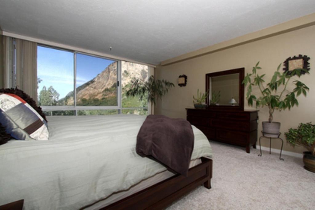 The View Condominiums By Alta Chalets Snowbird Room photo